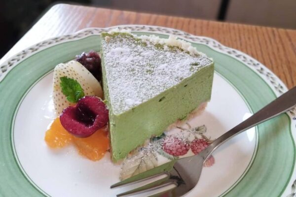 桑の葉と抹茶のチーズケーキ