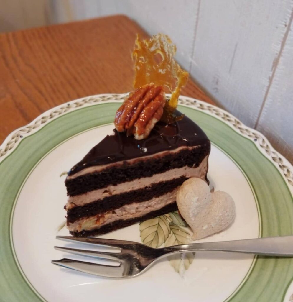 チョコケーキ(ピーカンナッツ入り)