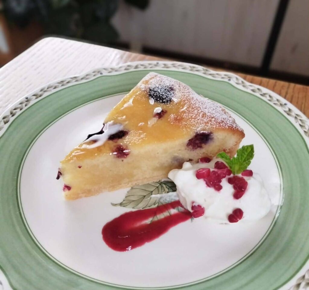 ラズベリーとブルーベリーのタルト